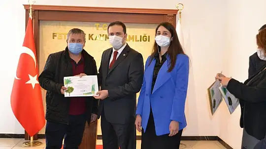 Muhtarlara sertifikaları verildi