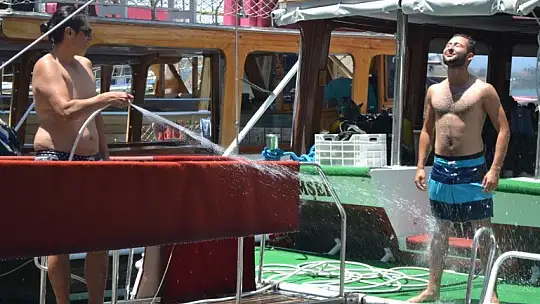 Termometreler 40 Dereceyi Gösterdi