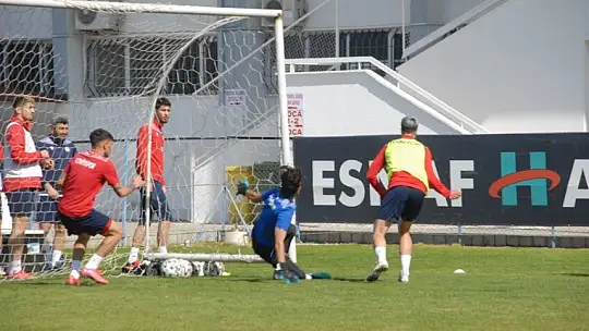 Fethiyespor'u kaptanlar çalıştırdı 