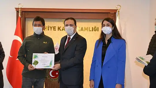 Muhtarlara sertifikaları verildi