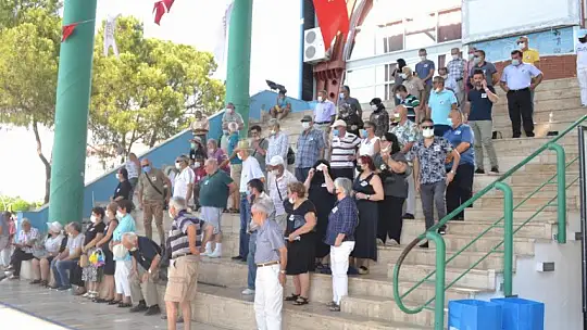 Koro Şefi, Eczacı Akan dualarla son yolculuğuna uğurladı