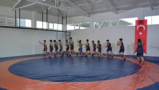 Fethiyeli Güreşçilerden 8 Altın Madalya