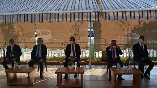 Öğretmenler Günü düzenlenen programla kutlandı