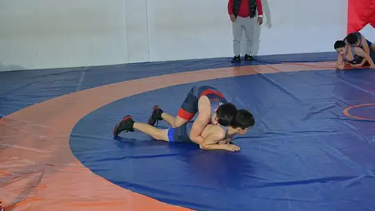 Fethiyeli Güreşçilerden 8 Altın Madalya