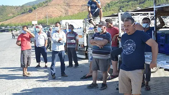 Çiftçi Özer Çakal, 'Çiftçinin emekleri ile bu kadar oynamasınlar'