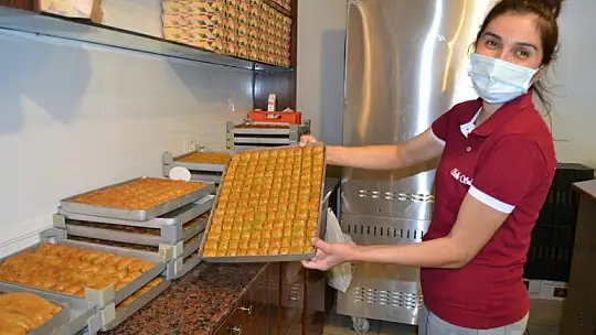 Cevizli baklava 50-60 TL'den satılıyor