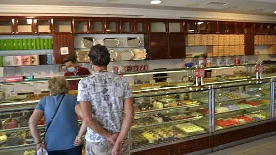 Cevizli baklava 50-60 TL'den satılıyor