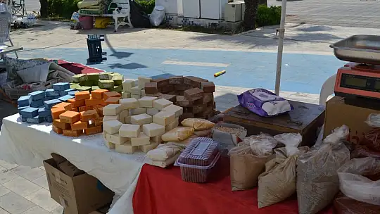 Beşkaza Meydanı'nda Ki Stantlar İlgi Çekiyor