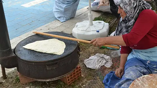 Beşkaza Meydanı'nda Ki Stantlar İlgi Çekiyor