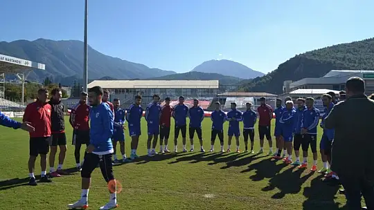 Futbolculara Baklava Ziyafeti