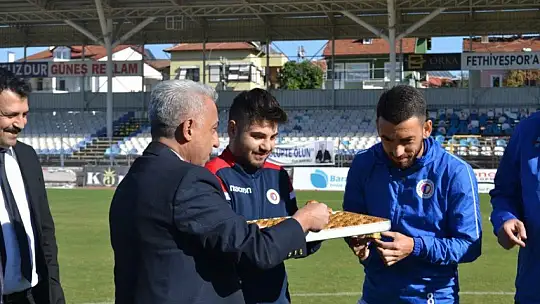Futbolculara Baklava Ziyafeti