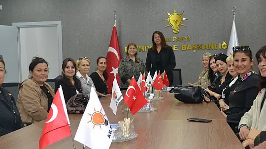 Türk Kadınlar Birliği Ak Parti Kadın Kolları Başkanı'nı Ziyaret Etti