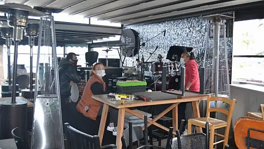 Hazırlıklarını tamamlayan işletmeler ilk müşterilerini ağırladı