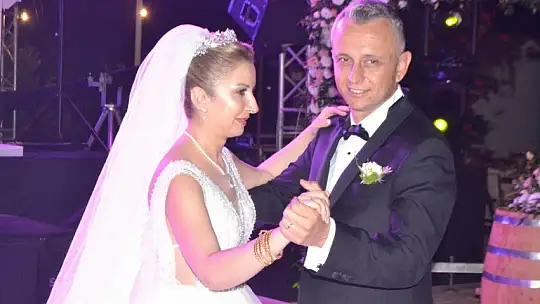 Mehmet Okar ile Pınar Kılınç rüya gibi bir düğünle dünya evine girdi