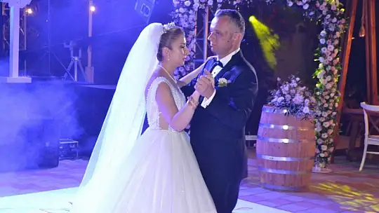 Mehmet Okar ile Pınar Kılınç rüya gibi bir düğünle dünya evine girdi