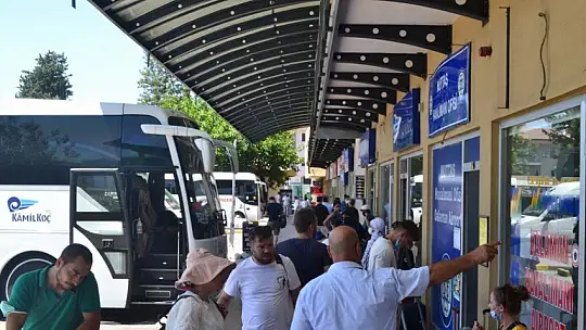 Kurban Bayramı öncesi otogarda yoğunluk yaşanıyor