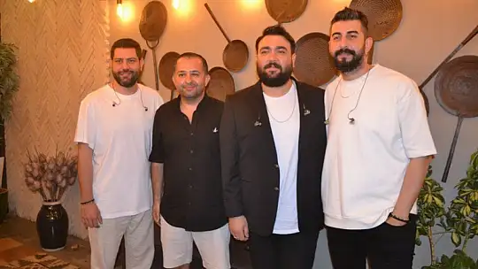 Barbun Cafe Bistro'da 'Sakiler Grubu' Unutulmaz Bir Konser Verdi
