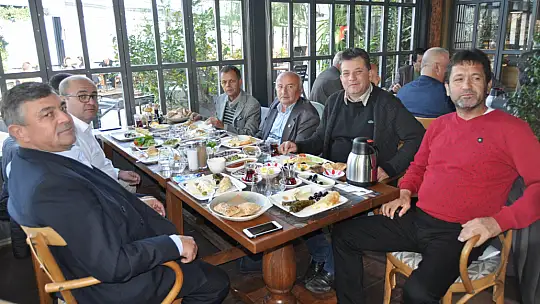 Aday Adayı Kökten Muhtarların Taleplerini Dinledi