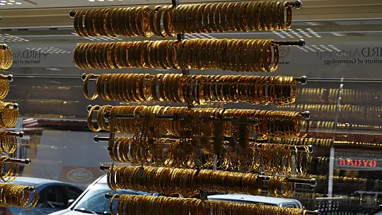 Bankaların Faiz Oranları Vatandaşı Bankaya Yönlendiriyor! Uzmanı Açıkladı