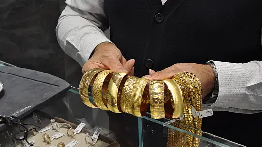 Bankaların Faiz Oranları Vatandaşı Bankaya Yönlendiriyor! Uzmanı Açıkladı