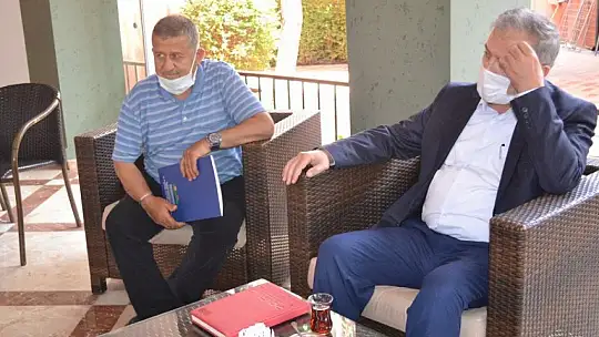 AK Parti MKYK Üyesi Hıdır, turizmcilerin sorunlarını dinledi