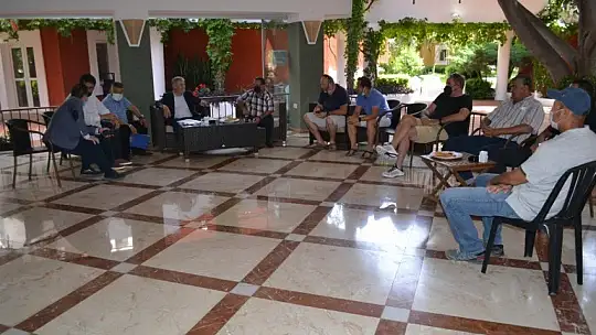 AK Parti MKYK Üyesi Hıdır, turizmcilerin sorunlarını dinledi