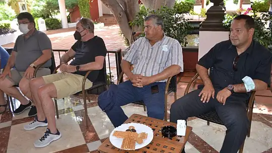 AK Parti MKYK Üyesi Hıdır, turizmcilerin sorunlarını dinledi