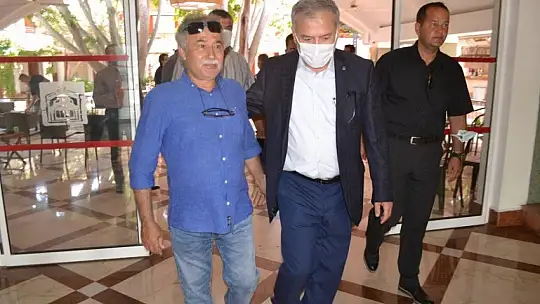 AK Parti MKYK Üyesi Hıdır, turizmcilerin sorunlarını dinledi