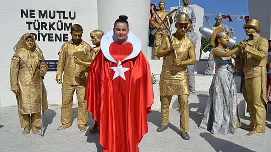 100 Kişi Zeybek Gösterisi Düzenledi