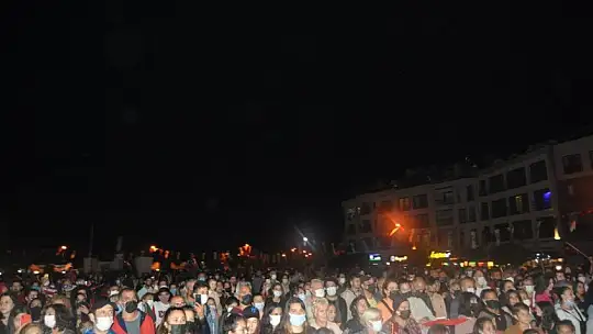 Vatandaşlar Cumhuriyet Konseri ile Coştu