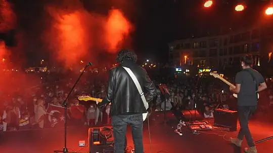 Vatandaşlar Cumhuriyet Konseri ile Coştu