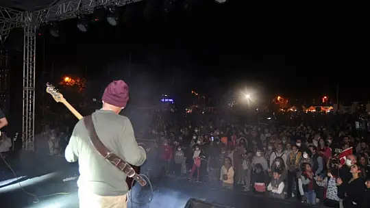 Vatandaşlar Cumhuriyet Konseri ile Coştu