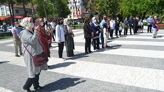 Dereceye giren öğrencilere hediyeleri törenle takdim edildi