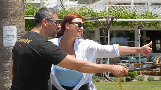 Ukraynalı acenteler paraşüt keyfi yaptı