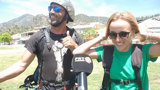 Ukraynalı acenteler paraşüt keyfi yaptı