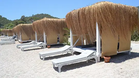 Ölüdeniz Kumburnu Plajı baştan aşağıya yenilendi