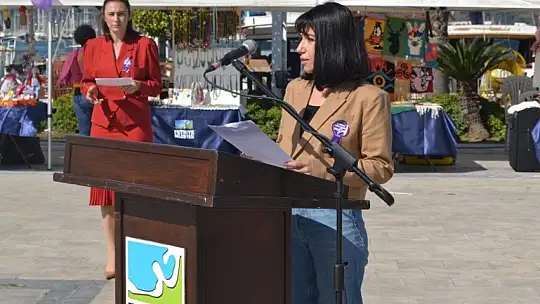 Kadınlar sorunlarını serbest kürsüden aktardı