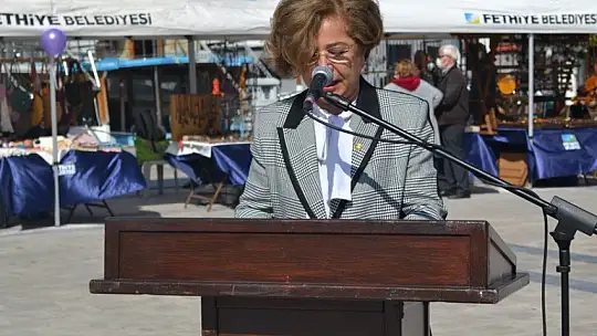 Kadınlar sorunlarını serbest kürsüden aktardı