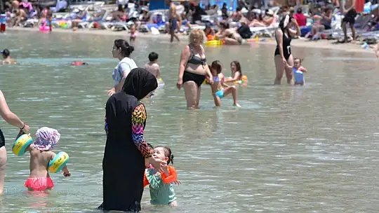 Ölüdeniz Kumburnu Plajı baştan aşağıya yenilendi