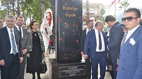 Bahriye Üçok Parkı, Halk Evi ve Türkan Saylan Anıtı açıldı