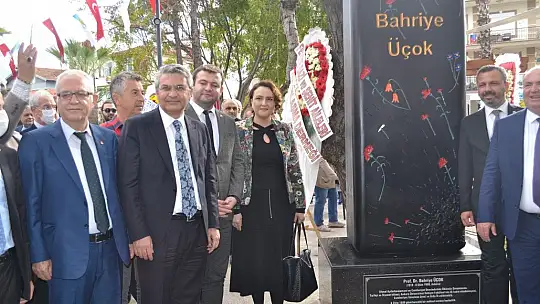 Bahriye Üçok Parkı, Halk Evi ve Türkan Saylan Anıtı açıldı
