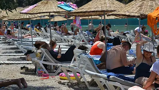 Ölüdeniz Kumburnu Plajı baştan aşağıya yenilendi