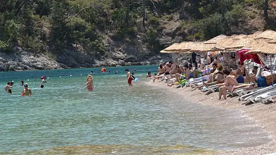 Ölüdeniz Kumburnu Plajı baştan aşağıya yenilendi