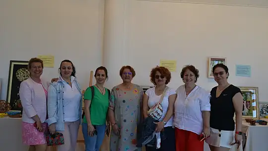 Anneler Günü'ne Özel Karma Sergi