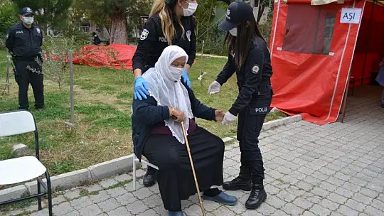 'Polisler sayesinde aşımı yaptırdım'