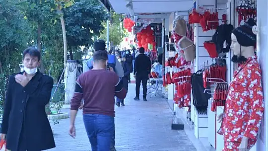 Fethiye'de yılbaşı alışveriş telaşı yaşandı
