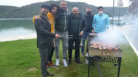 Turizmci Sarper Konakçı'dan Fethiyespor'a 100 Bin TL bağış