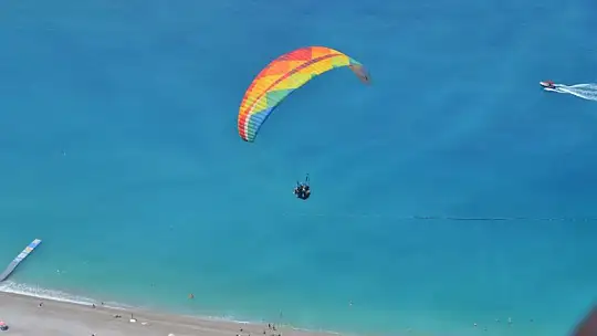 Sağlık çalışanları uçarak moral depoladı