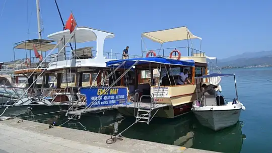 Muaflar dışarıda vatandaşlar evlerde