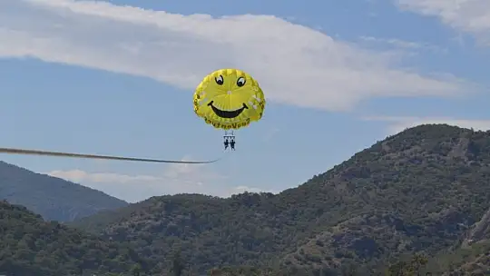 Ölüdeniz'de su sporlarına yoğun ilgi